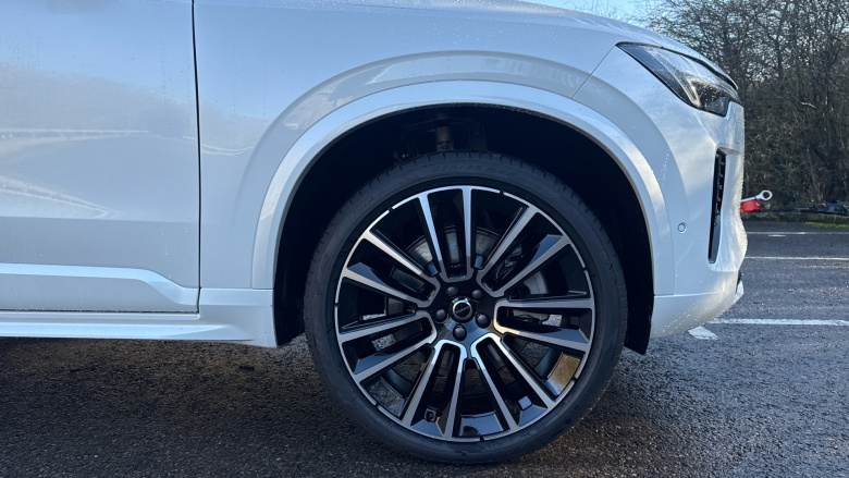 Volvo XC90 2.0 T8 406 PHEV Ultra Dark 5dr AWD Geartronic Estate